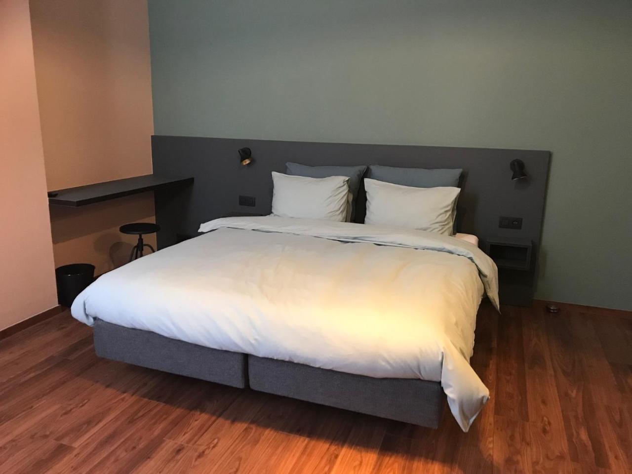 B&B Inn Between Гент Экстерьер фото